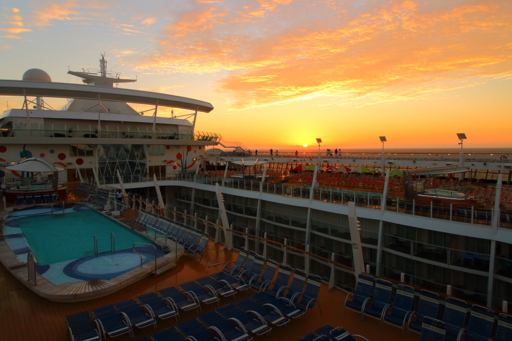 Sunrise on Allure Of The Seas