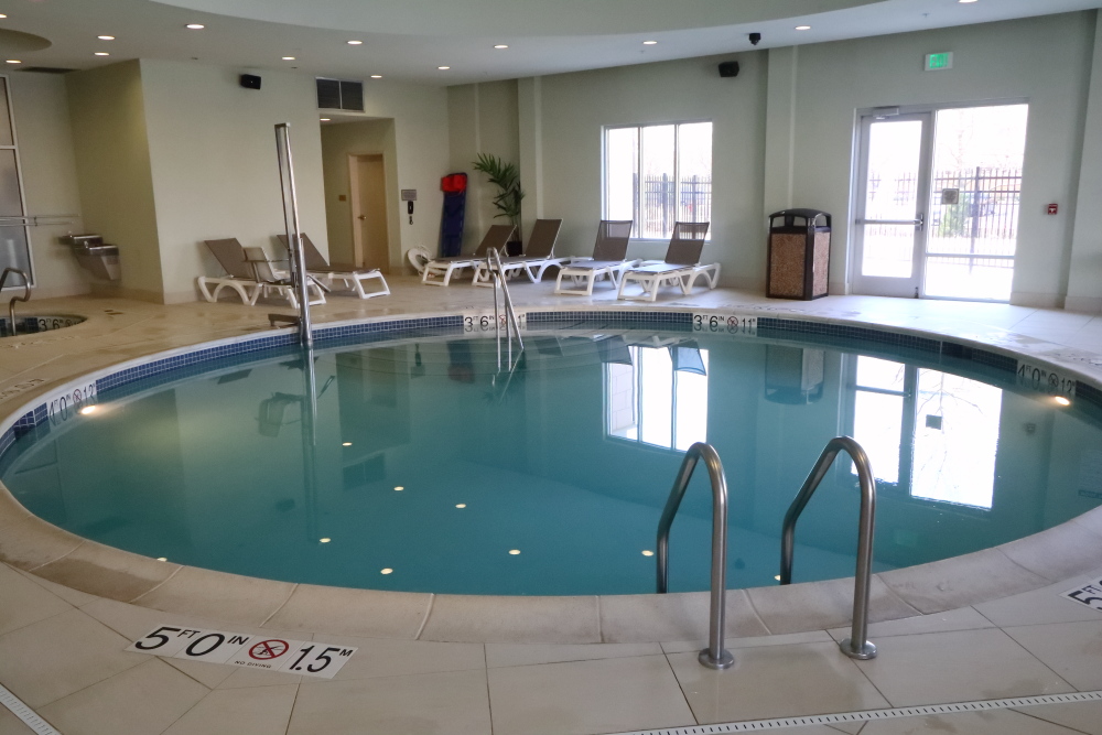Embassy Suites swimming pool - Elizabeth, New Jersey