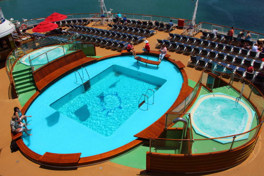 Empty swimming pool and jacuzzis on cruise embarkation day