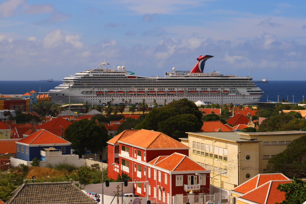 Carnival Freedom cruise ship in Curacao