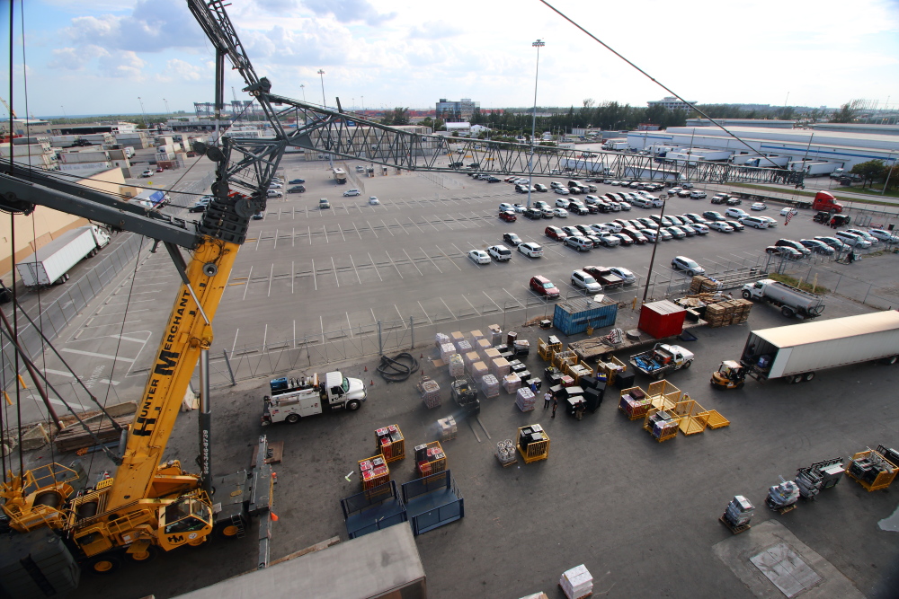 big crane at Ft Lauderdale cruise ship terminal