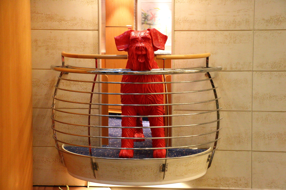 Independence Of The Seas dog statue