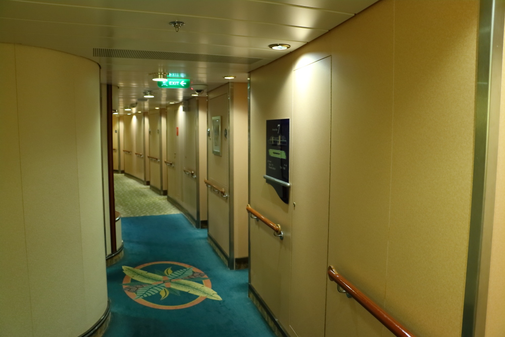 Independence Of The Seas hallway