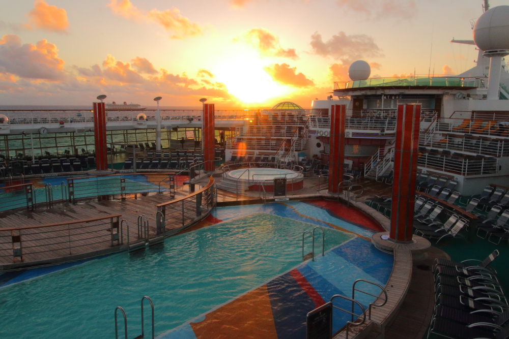 Sunset on Independence Of The Seas