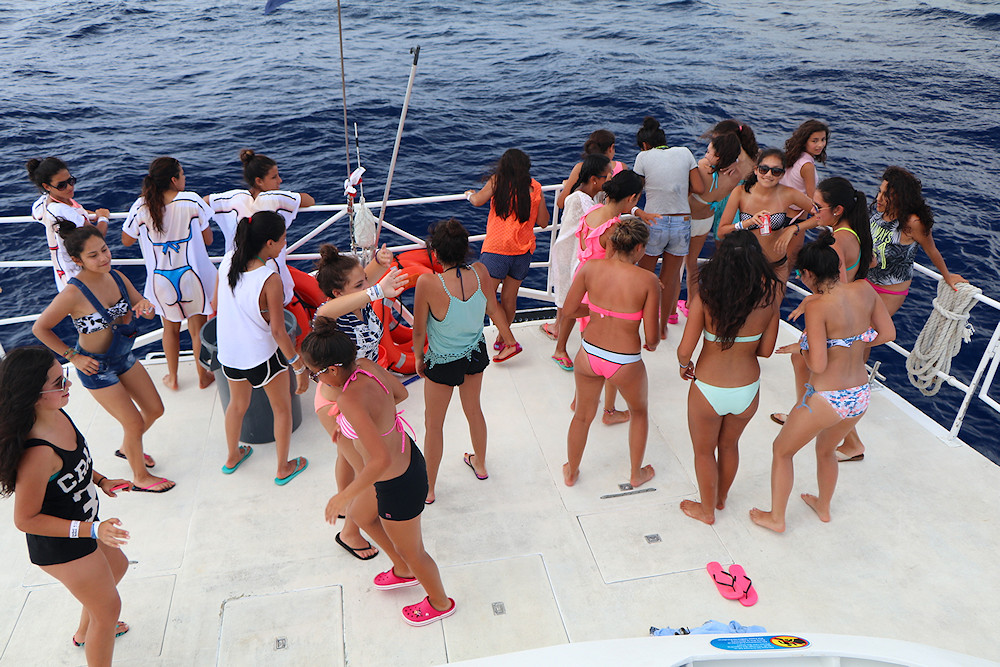 30 hot dancing chicks on a boat