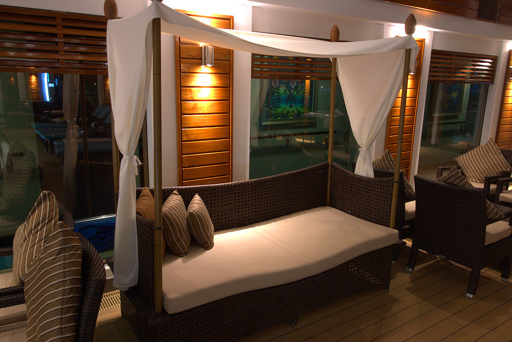 Norwegian Escape Haven daybed